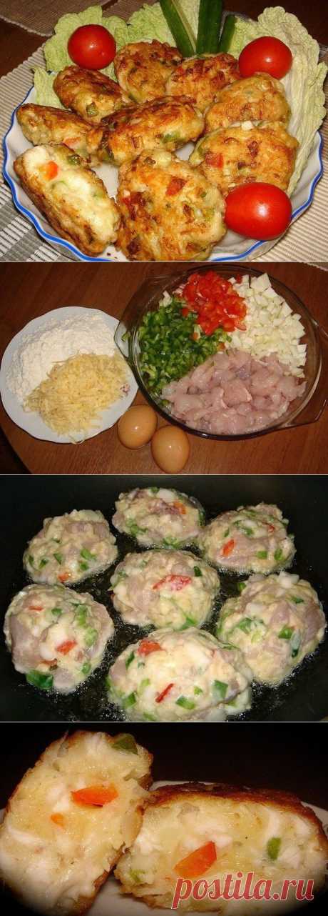 котлет из куриного мяса с овощами и сыром