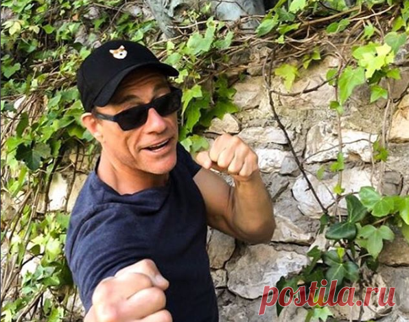 Жан-Клод Ван Дамм вопреки землетрясениям наслаждается отдыхом на Бали