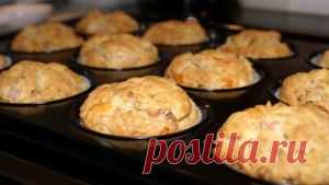 Мафины с ветчиной, сыром, ананасами и орехами | vkusnyymir