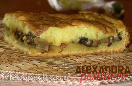 Пирог с грибами и картофелем Пирог с грибами и картофелем: рецепт дрожжевого теста, начинка из грибов, картофеля, лука и сыра, выпечка при 180°C.