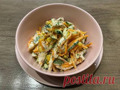 Салат с копченой курицей кукурузой и корейской морковью