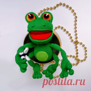 Лягушка Квакушка амигуруми. Схемы и описания для вязания игрушек крючком! Бесплатный мастер-класс от Татьяны Авериной по вязанию лягушки Квакушки крючком. Высота вязаного лягушонка без учёта лапок примерно 12 см. Голова у иг…