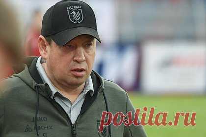 Слуцкий возглавит футбольный клуб в Китае. Бывшего тренера сборной России и ЦСКА Леонида Слуцкого назначили на пост главного тренера китайского «Шанхай Шэньхуа». Слуцкий возглавит клуб с 1 января 2024 года: на этой должности он сменит У Цзиньгуя. При этом длительность контракта тренера с «Шанхай Шэньхуа» не уточняется.
