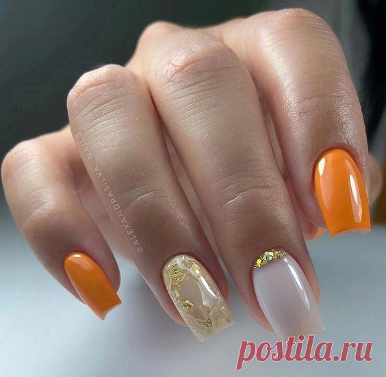 Стильный квадратный маникюр