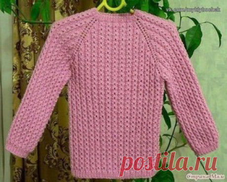 Узор для джемпера спицами
#вязание #спицами

Этот узор образован перекинутыми петлями. Для вязания образца набирают 
число петель, кратное 5 плюс 2 петли для симметрии рисунка, плюс 2 
Показать полностью…