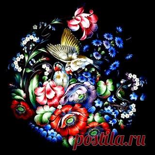 На черном фоне