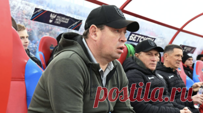 Слуцкий рассказал, как Думбия дрался с доктором ЦСКА за кусок мяса. Экс главный тренер ЦСКА Леонид Слуцкий рассказал, как когда-то Сейду Думбия подрался с доктором команды из-за куска мяса. Читать далее