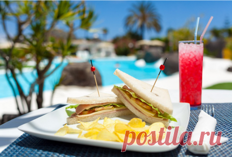 Шведский стол: как не набрать лишний вес в отпуске