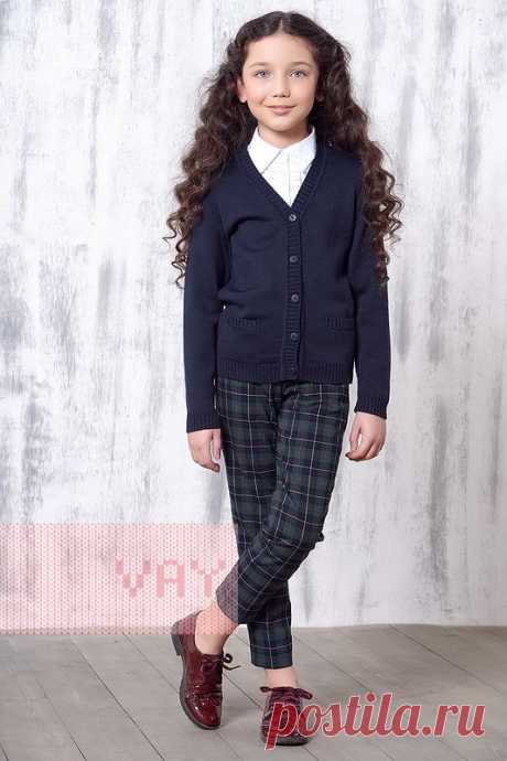 Школьная форма от марки VAY. Жакет для девочек школьный от VAY (артикул 747), цветовое решение т.синий. Ещё больше школьной формы марки ВЭЙ на наших сайтах. Официальное представительство бренда VAY: купить в розницу в магазине Согревай.ру https://www.sogrevay.ru, оптовые закупки на Ньювэй.ру https://www.newvay.ru