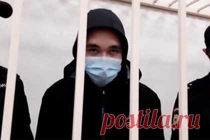 Раскаяние казанского стрелка Галявиева за нападение на школу попало на видео. Казанский стрелок Ильназ Галявиев рассказал о совершенном им вооруженном нападении на гимназию №175. Он говорит, что действовал в одиночку, никто его не подстрекал к нападению. Галявиев отметил, что не состоял в секте. При этом, он оговорился, что многое могло его остановить, не пояснив суть сказанного.