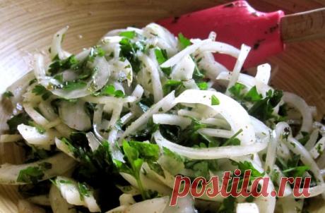 Маринованный лук по-кавказки к шашлыку - Простые рецепты Овкусе.ру