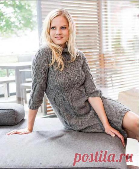 Серое платье с косами.