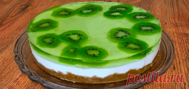 Без выпечки очень вкусный творожный торт с фруктами .