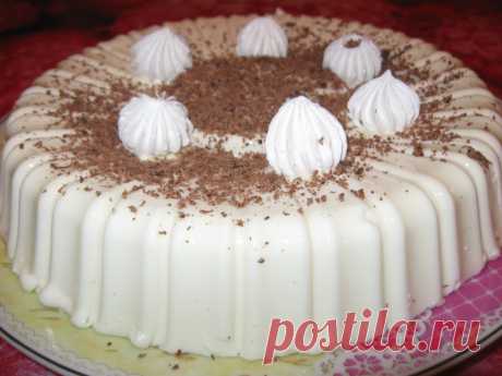 Торт-желе #желе  #рецепт  #кулинария  #десерт
Желатин — 5 ч. л.
Холодная кипячёная вода — 0,5 л
Сметана — 1 л
Сахар — 1/2 стакана.
Ягоды — 1-1,2 л

Приготовление: