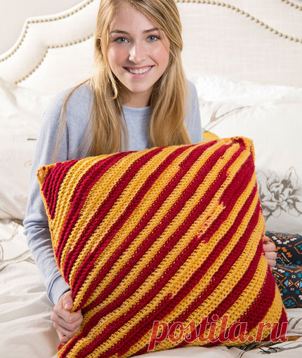Dorm Pillow | Red Heart
