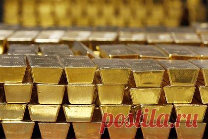 Страны стали репатриировать золотые резервы после введения санкций против России. Центральные банки стали репатриировать золотые резервы на фоне введения санкций против России и заморозки ее активов за рубежом. С 2020 года хранить резервы у себя стали 68 процентов стран вместо 50. Страны пришли к такому решению из опасения, считая, что высокая инфляция и геополитическая напряженность сохранятся.