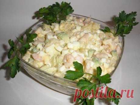 Салат с копченой курицей и помидорами