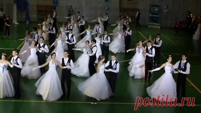 Это же прекрасно! Даже мороз по коже, до чего, красиво! Браво ребята!