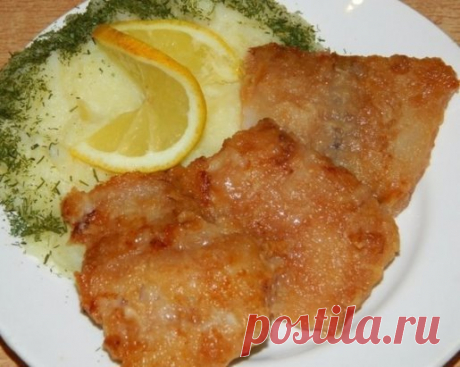 Рыбка ароматная.
Многие любят рыбу и моя семья - не исключение. Предлагаю испробовать один из наиболее любимых рецептов приготовления рыбы в нашей семье. 
Для приготовления ароматной рыбы понадобится: 
филе рыбы - 700 г; 
кетчуп - 5 ст. л.; 
соевый соус - 5 ст. л.; 
чеснок - 2-3 зубчика (или чесночный порошок); 
мука для панировки; 
масло для жарки; 
чуть соли. 
Смешиваем кетчуп и соевый соус. 
Режем рыбное филе на порционные кусочки. 
Обмакиваем каждый кусочек рыбы в соев...