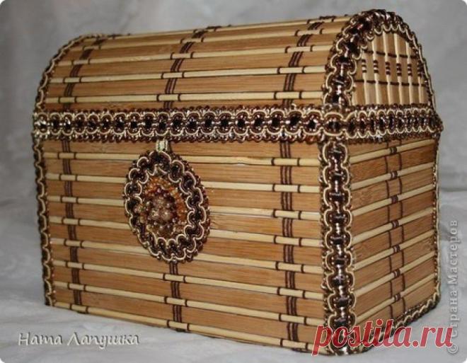 Сундучок из бамбуковой салфетки Сундучок из бамбуковой салфеткиАвтор Ната Лапушка.