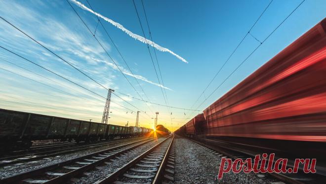 Украинская железная дорога изменила маршруты поездов в Фастове после ударов дронами. Маршруты движения пассажирских поездов изменены через город Фастов в Киевской области в результате ударов дронов "Герань". Об этом сообщает Украинская железная дорога в своем Telegram-канале. Представители компании настоятельно ...