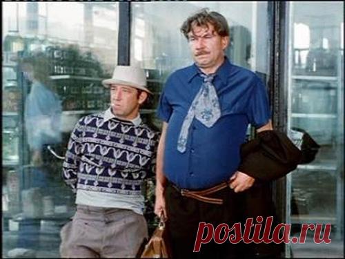 Личный пацак господина ПЖ и собутыльник Афони. Самые яркие роли   Игоря Боголюбов. 
Один из королей эпизода советского кино Игорь Боголюбов родился в Ленинграде 9 октября 1930 года. Сын кинорежиссера Павла Павловича Боголюбова в 1954 году окончил Ленинградский театральный институт и…