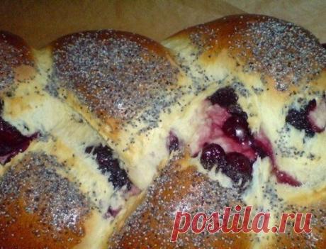 ПЛЕТЁНКА С МАКОВО-ВИШНЁВОЙ НАЧИНКОЙ