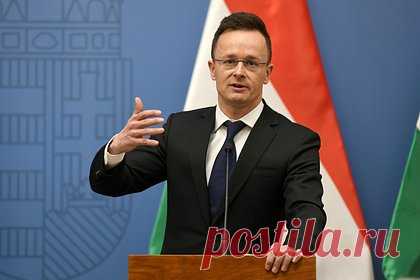 МИД Венгрии выступил против вступления Украины в ЕС. Венгрия не поддержит вступление Украины в Европейский Союз до тех пор, пока Киев не восстановит права венгров, проживающих в Закарпатье. Об этом заявил глава МИД Венгрии Петер Сийярто. Он отметил, что из-за принятия ряда законов в 2022 году, касавшихся языковых прав меньшинств на Украине, Венгрия ужесточила позицию.
