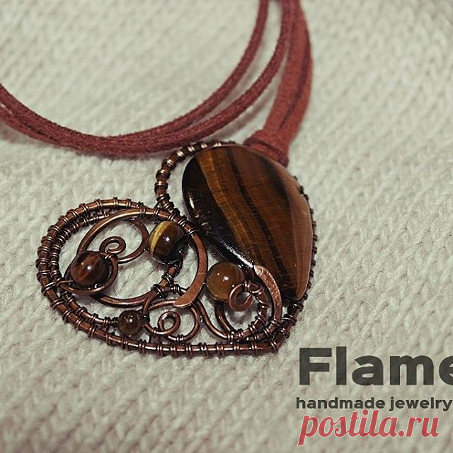 #jlynchjewels #shopping #soprano #cooperjewelry #copperplatecalligraphy #copperpendant #wirewrapped #wirewrap #wirewrap #wirework #indiedesigner  #metalwork #jewerly #jewelryblog #jewelryblogger #artisanjewelry #etsytown #hendmadejewelry #henderson #instalove #instalaugh