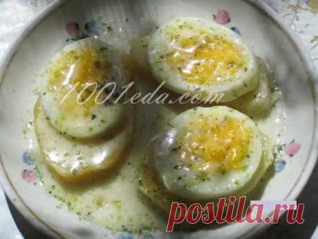 Как приготовить яйцо с картофелем в сметане - Горячие блюда