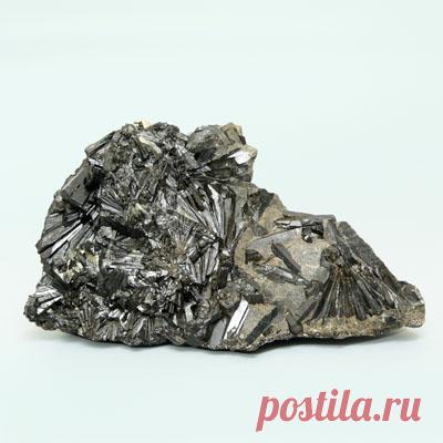 Дравит Минерал, описание, свойства, месторождения и фото. Камень Дравит