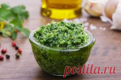 Зелёная аджика по-абхазски Ядреная жгучая аджика, основу которой составляют зелень и зеленый острый перец.