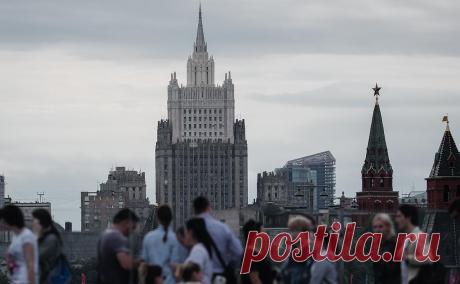 Счетная палата рассказала, как вырос госдолг России в 2023 году. Счетная палата оценила объем госдолга России по итогам 2023 года в 25,6 трлн руб., или 15% ВВП. Внешний долг в иностранной валюте сократился на $4,09 млрд, а в рублевом эквиваленте увеличился на 743,9 млрд руб.