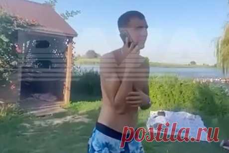 Появилось видео дружеских посиделок экипажа Ми-8 незадолго до угона на Украину. Техник Никита Кирьянов, штурман Хушбахт Турсунов и пилот Максим Кузьминов, которые были членами экипажа угнанного на Украину вертолета Ми-8, незадолго до угона устроили дружеские посиделки. Отдых россиян попал на видео. На представленных кадрах молодые люди делятся впечатлениями о погоде и пьют пиво.
