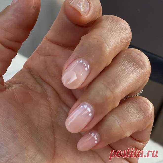 Хочу «звездный» маникюр, как у Джессики Альбы | ELLE