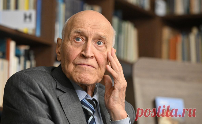 Николай Дроздов попал в больницу с переломом восьми ребер. Телеведущий, ученый-зоолог Николай Дроздов госпитализирован в больницу с переломами восьми ребер, он упал на улице, когда возвращался с работы в МГУ.