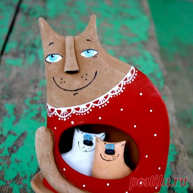 Купить керамическую статуэтку Кошка-мамочка от бренда Madam de Tyul | Mellroot