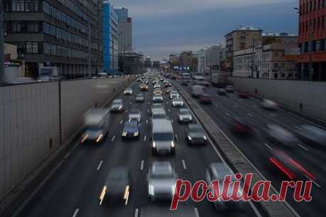 Россиян предостерегли от покупки авто за счет маткапитала. Разрешение тратить материнский капитал для покупки автомобиля может привести к злоупотреблениям с этой мерой поддержки, заявила вице-премьер России Татьяна Голикова. К тому же, по мнению вице-премьера, после приобретения автомобиля за счет маткапитала семьям потребуются дополнительные средства на его содержание.