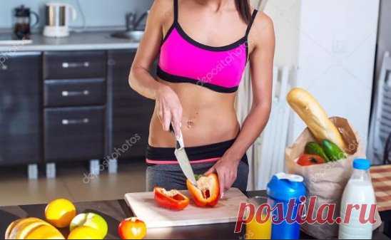 Если у вас, как и у меня, довольно плотный график, но вы хотите питаться «правильно», то этот пост для вас.
Согласитесь, в конечном итоге из всего, что вы везете на своих плечах, не так уж много действительно важных вещей. Но одна из них - это забота о себе и своем здоровье.
И я говорю вам точно: здоровое питание может занимать минимум времени. Если овладеть рядом навыков. Про планирование рассказала. Сегодня – про заготовку продуктов.
.
️Овощи
Покупаете раз в неделю. 1/2 откладываете, осталь