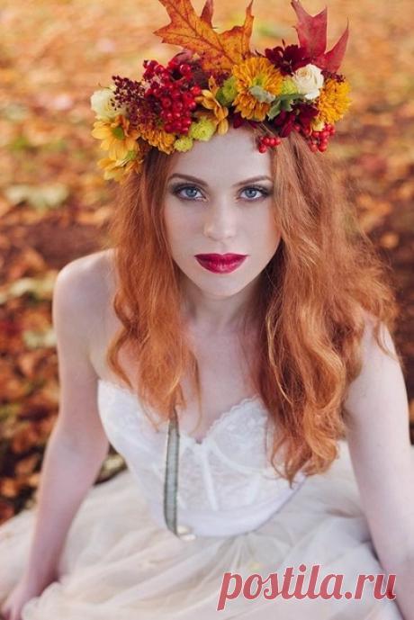 Сентябрь. Море поутру В мурашках волн сердито стынет
… Мой адрес: осень точка ру, — Ищите там меня отныне.