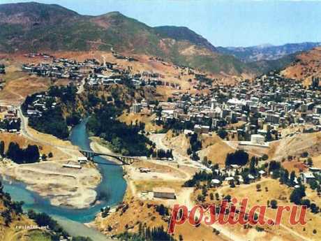 Բոլոմորի (գետ)

Բոլոմորի, գետ Թուրքիա Թունջելիի մարզ Երկարություն 69 կիլոմետր , Արածանիի ավազանում։ Գոյանում է 14 ձորերից հոսող գետակներից, որոնք սկիզբ են առնում Բյուրակն-Մնձուրյան լեռնահամակարգի Բաղրբաբա, Ղուզլուջան, Տուժիկ, Սել լեռների սառնորակ աղբյուրներից և միանալով Սաղան ու Պայազիտ գետերի մոտ՝ թափվում են Մնձուրի գետը։
Վիքիպեդիայից՝ ազատ հանրագիտարանից
