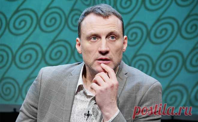 Минюст внес в реестр иноагентов актера Анатолия Белого. Минюст не обновлял реестр иноагентов уже две недели. В этот раз в список попали в том числе актер Анатолий Белый (Вайсман), бывший депутат Новосибирского горсовета Хельга Пирогова и бывший шеф-редактор «Чита.Ру» Андрей Затирко