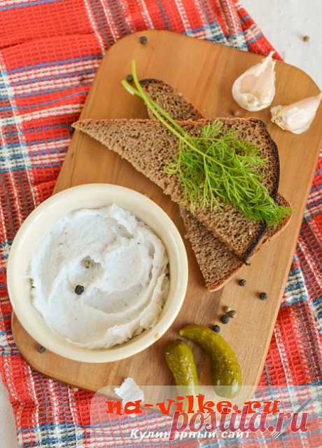 Закуска в виде пасты из сала с чесноком - рецепт с фото