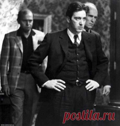 Мужчину должны украшать три вещи: порядочность, характер и поступки, 💪 👑

А не дешевые понты, завышенная самооценка и длинный язык. 🙅 👎