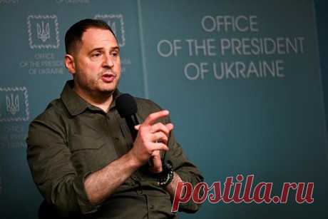 На Украине решили самостоятельно производить средства ПВО. В Киеве решили начать самостоятельное производство средств противовоздушной обороны (ПВО). Об этом заявил глава офиса Владимира Зеленского Андрей Ермак. По его словам, в скором времени в страну приедут специалисты, которые будут разрабатывать план собственного производства всего, что нужно Киеву.
