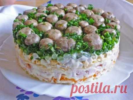 Салаты с грибами на Новый год 2021 - 10 вкуснейших фото-рецептов!