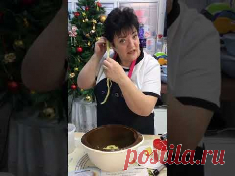Корейский салат «Камди-ча» с помощью терки-спиралайзера Tupperware.