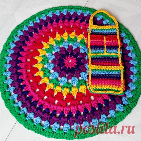 Ковер и сумочка для ванной комнаты
=================================
Crochet Rainbow round Rug/ Crochet round floor rug/ Mandala Rug/ Cotton round carpet/ Cotton Rug/ Rainbow Rug/ Rag Rug/ Meditation Mat