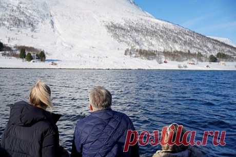 США откроют дипмиссию за Полярным кругом в Норвегии. США откроют консульство за Полярным кругом в норвежском Тромсе, сообщает агентство Reuters. «Это жест, который демонстрирует, насколько более важной для США Арктика сейчас, чем всего пять или десять лет назад», — цитирует агентство старшего научного сотрудника Института Фритьофа Нансена в Осло Андреаса Эстагена.