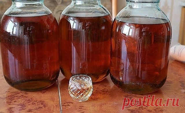 ДОМАШНИЙ РЕЦЕПТ ЭЛИТНОГО КОНЬЯКА!! В 100 РАЗ ЛУЧШЕ ПОКУПНОГО!! 
2 года назад друг принёс бутылку коньяка. Я реально думал, что это элитка, а оказалось что он сам готовил! Теперь я тоже делаю свой домашний коньяк! По вкусу один в один с Хеннеси! 
Делать коньяк из водки или из самогона - это уже вам решать. Это уже не так важно, хотя отличие есть, но почувствовать эти отличия смогут только настоящие гурманы. 
Рецепт домашнего коньяка 
Для приготовления нашего домашнего конья...